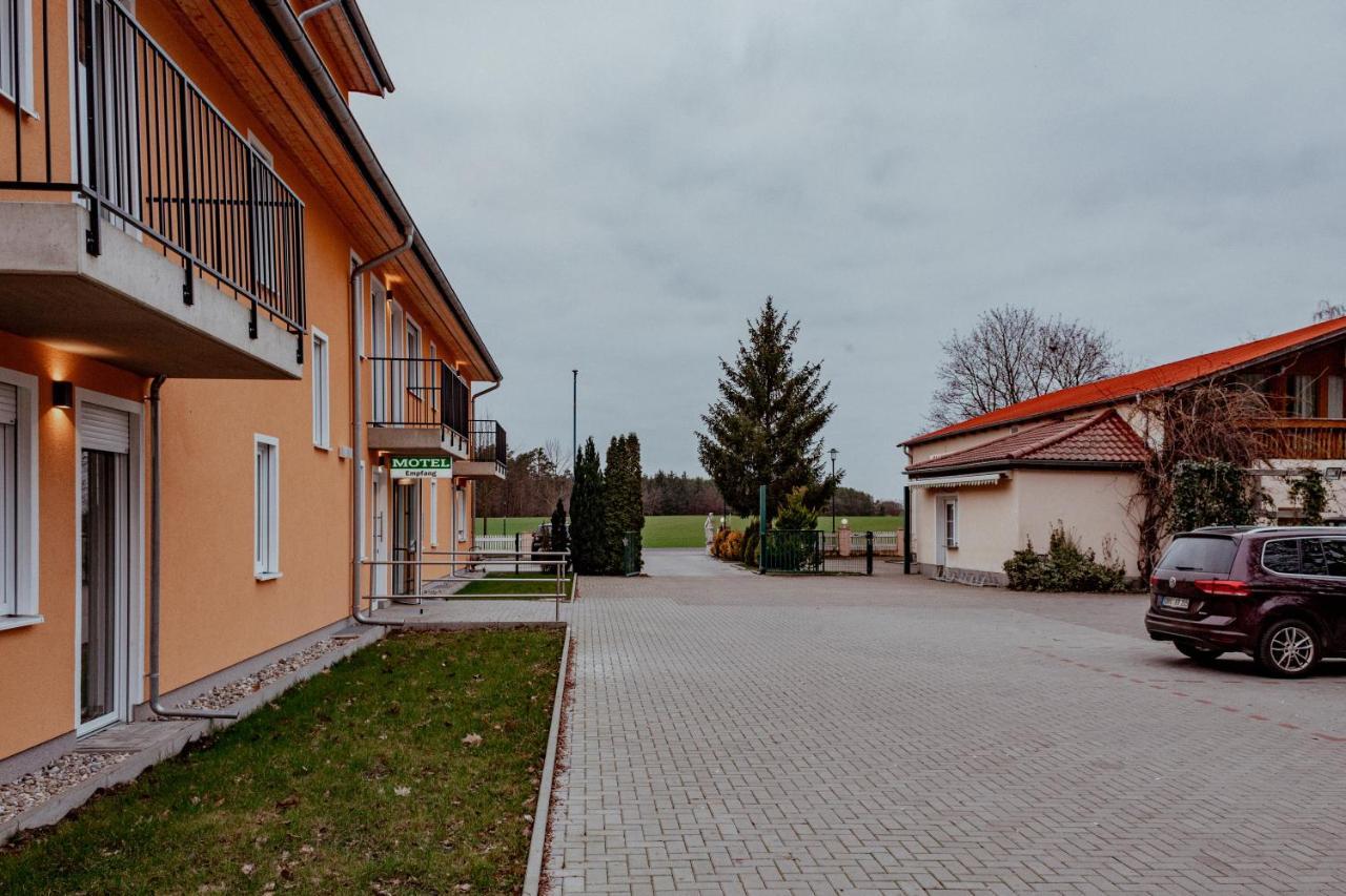Motel Zur Dachsbaude Wandlitz Exteriör bild
